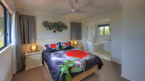 Dolphin Waters Holiday Apartments - Tourism Bookings 1