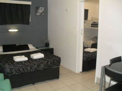 Charm City Motel - Events Australia 15