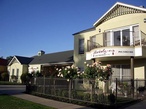 Bridges On Meninya Motel & Apartments - Events Australia 0