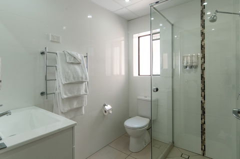 Comfort Inn & Suites Robertson Gardens - Tourism Bookings 1