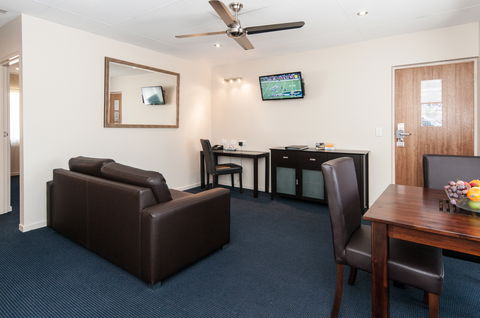 Comfort Inn & Suites Robertson Gardens - Tourism Bookings 4