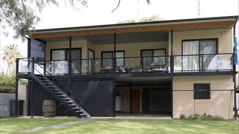 River Shack Rentals - Page Drive Blanchetown - Events Australia 0
