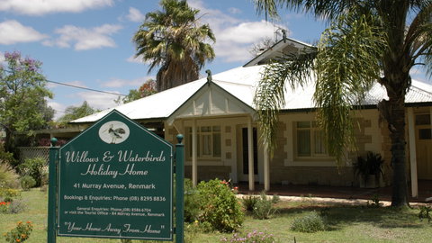 Renmark Holiday Home Willows & Waterbirds - Events Australia 0