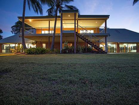 Queensland Tourism & Hospitality Brokers - Tourism Bookings 4