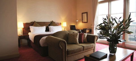 Grand Hotel - Tourism Bookings 1