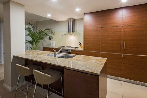Azure Holiday House - Events Australia 3
