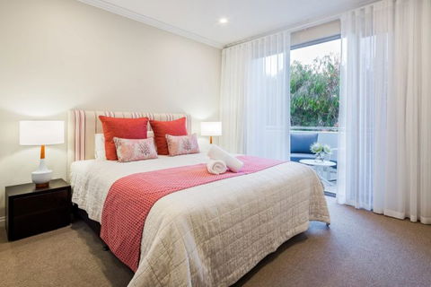 Azure Holiday House - Events Australia 4