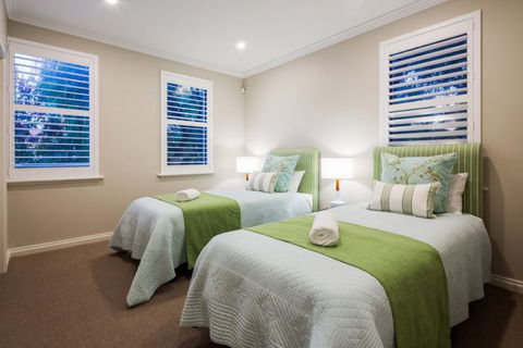 Azure Holiday House - Events Australia 15