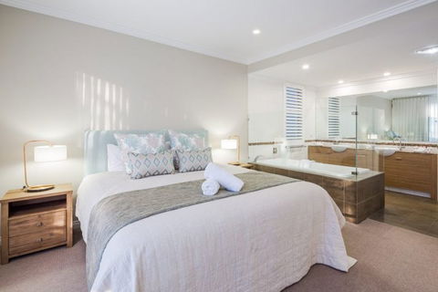 Azure Holiday House - Events Australia 6