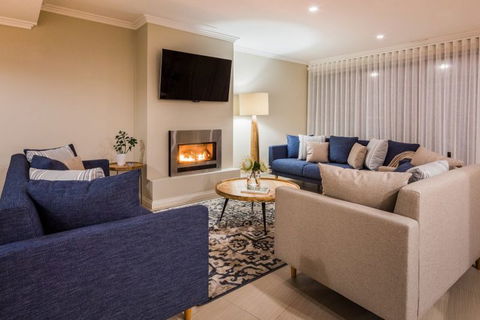 Azure Holiday House - Events Australia 19