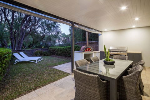 Azure Holiday House - Events Australia 10