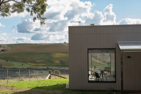 Dragon Fly Cottages - Accommodation Europe 0