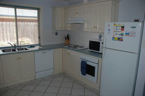 Dolphin Rise & Dolphin Rest - Events Australia 0