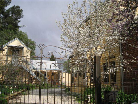 Fitzgeralds On Lyttleton - Accommodation Europe 2