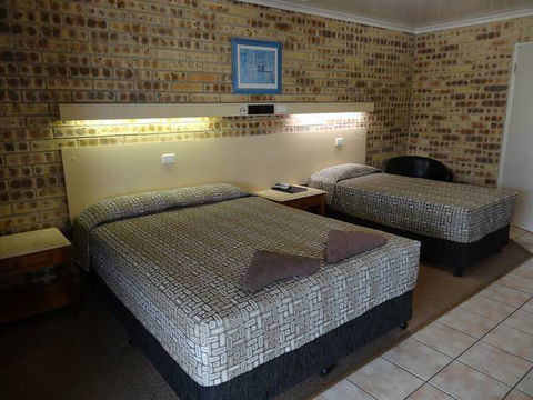 Gin Gin Central Motel - Events Australia 1