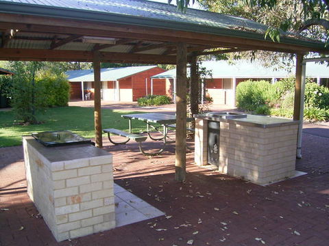 Golden Chain Margaret River Country Cottages - Tourism Bookings 3