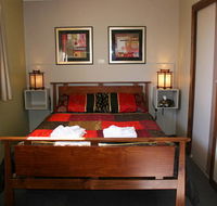 Golden Embers Apartments and B  B - Events Australia