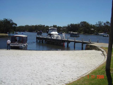 Lakeside Holiday Apartments - Events Australia 4