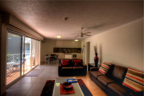 Markham Court - Accommodation Europe 4