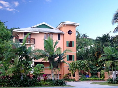 Martinique On Macrossan - Events Australia 1