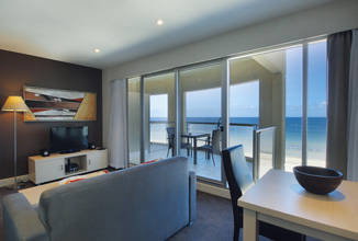 Oaks Plaza Pier - Events Australia 1