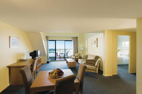 Oaks Waterfront Resort - Tourism Bookings 0