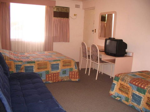 Pacific Motel - Events Australia 3