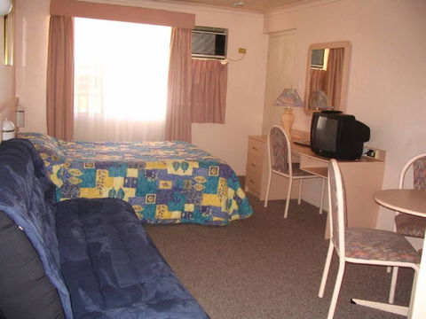 Pacific Motel - Events Australia 4