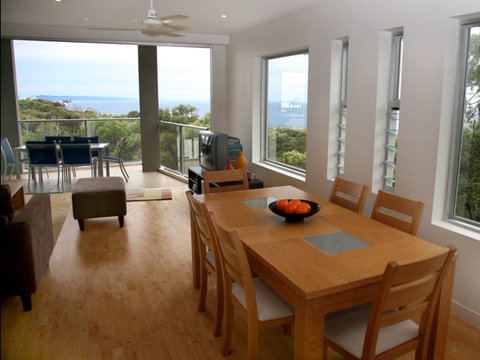 Rainbow Ocean Palms Resort - Events Australia 4