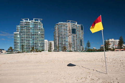 Reflections Coolangatta Beach - Events Australia 4