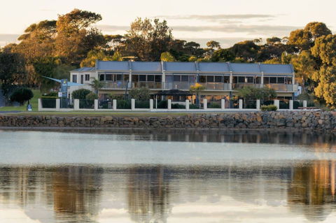 Sails Luxury Apartments - Events Australia 0