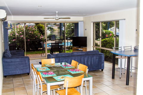 Sails Luxury Apartments - Events Australia 9