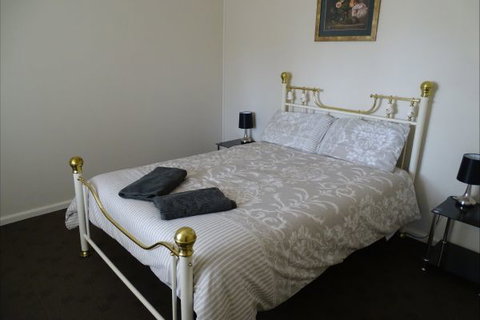 Silver Hill Townhouse - Events Australia 12