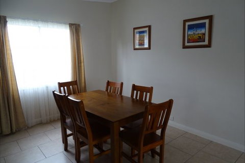 Silver Hill Townhouse - Events Australia 14