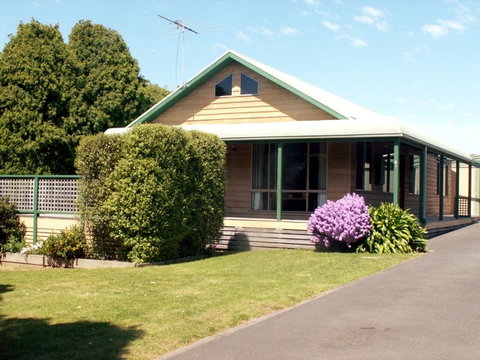 The Black Dolphin - Events Australia 0