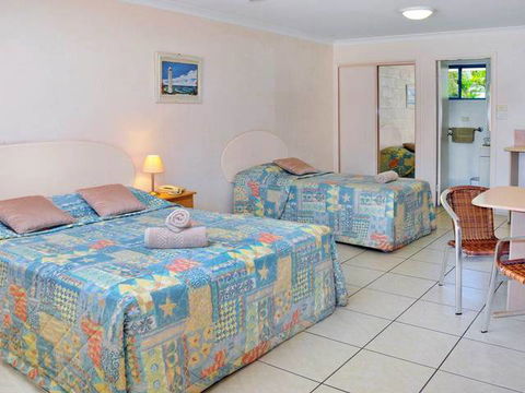 Yamba Twin Pines Motel - Events Australia 6