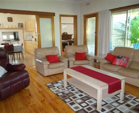 Acacia Park Farm House - Tourism Bookings 6