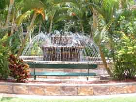 Bauer And Wiles Memorial Fountain - Events Australia 0