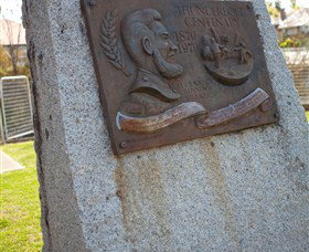 Thunderbolt's Statue And Constable Walker Memorial - Events Australia 0