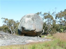 Tolmer Rocks - Events Australia 0