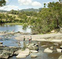 Polly McQuinns - Accommodation Europe