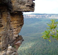 Three Sisters - Honeymoon Bridge - Events Australia