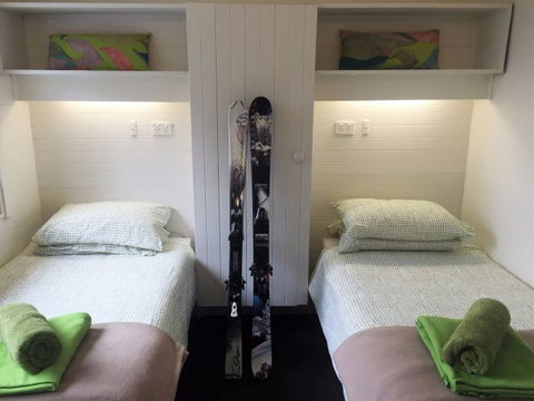 Elk At Falls - Events Australia 0