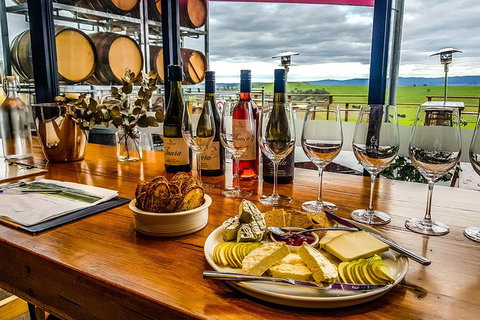 WEEKEND LOVERS Yarra Valley Wine Tour Departing From Melbourne - Weekends Only - Events Australia 0