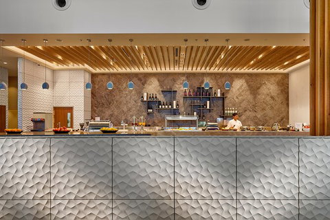 Brisbane Airport International Departure Plaza Premium Lounge - Tourism Bookings 5