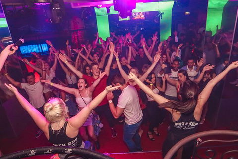 THE HANGOVER CRAWL - CLUB CRAWL SURFERS PARADISE - NIGHTLIFE - CLUBBING - Tourism Bookings 1
