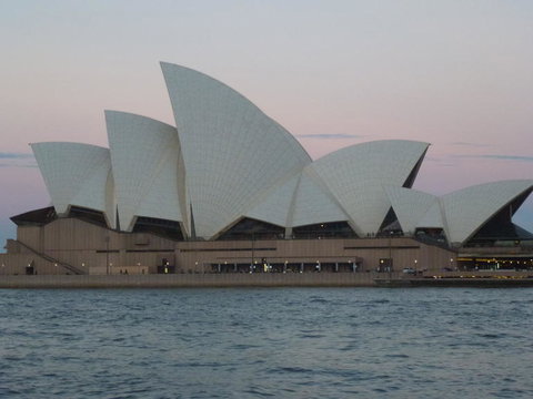 Sydney Harbour Hop-on Hop-off Cruise - Events Australia 8
