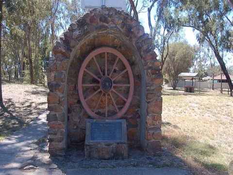 Jindera Pioneer Cairn - Tourism Bookings 0