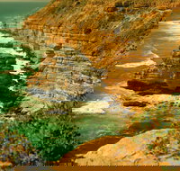 Island Rock and Natural Bridge - Accommodation Europe