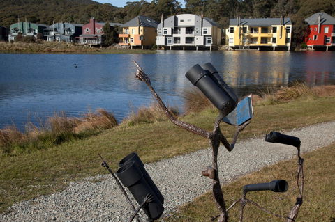 Sculpture Trail At Lake Crackenback Resort And Spa - Events Australia 0